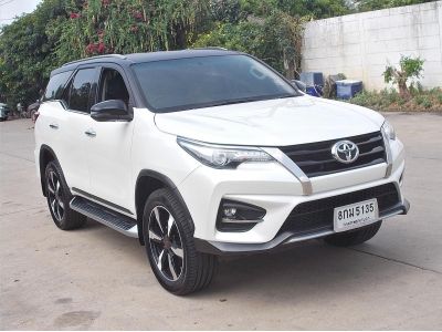 Toyota Fortuner 2.8 TRD Sigma4 4WD Black Top ปี 2019